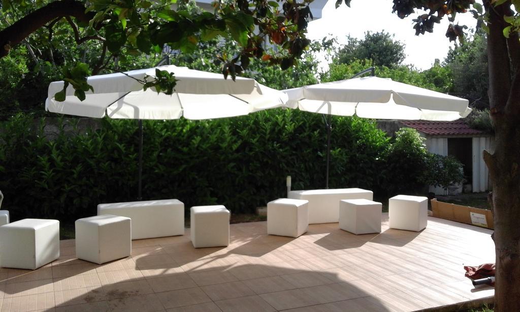 Villa Del Mar Bari Buitenkant foto